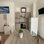 La Via Del Mare Apartman *